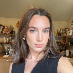 Meet your Posher, Ella